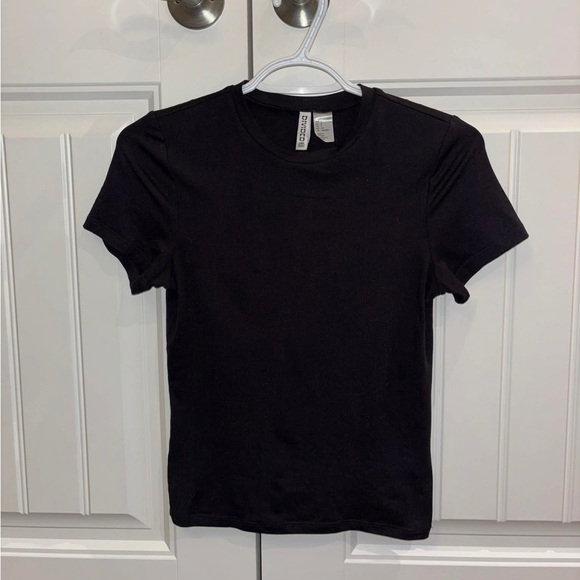 H&M Basic T-Shirt - Picture 1 of 3